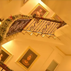 Hotel New Queen's Palace